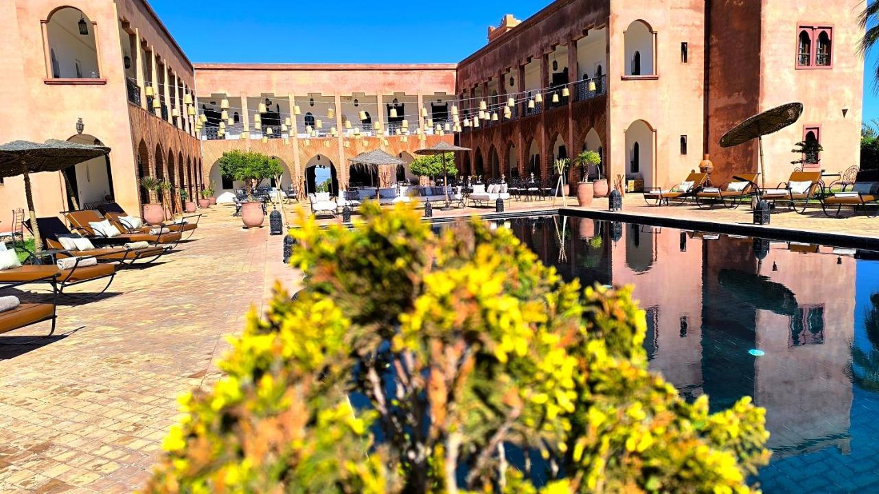 Kasbah Caracalla Aït Zat Esterno foto